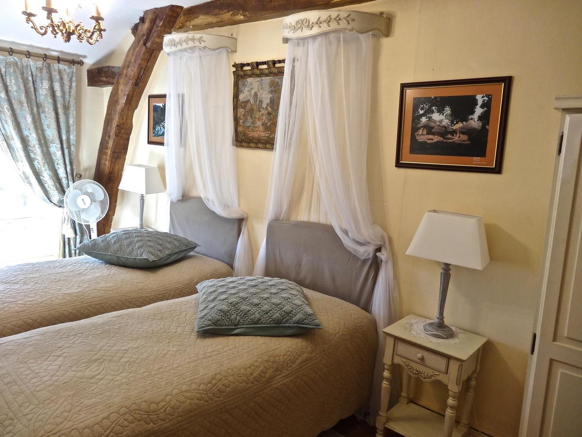 Château Les Vallées Tournon-Saint-Pierre Esterno foto