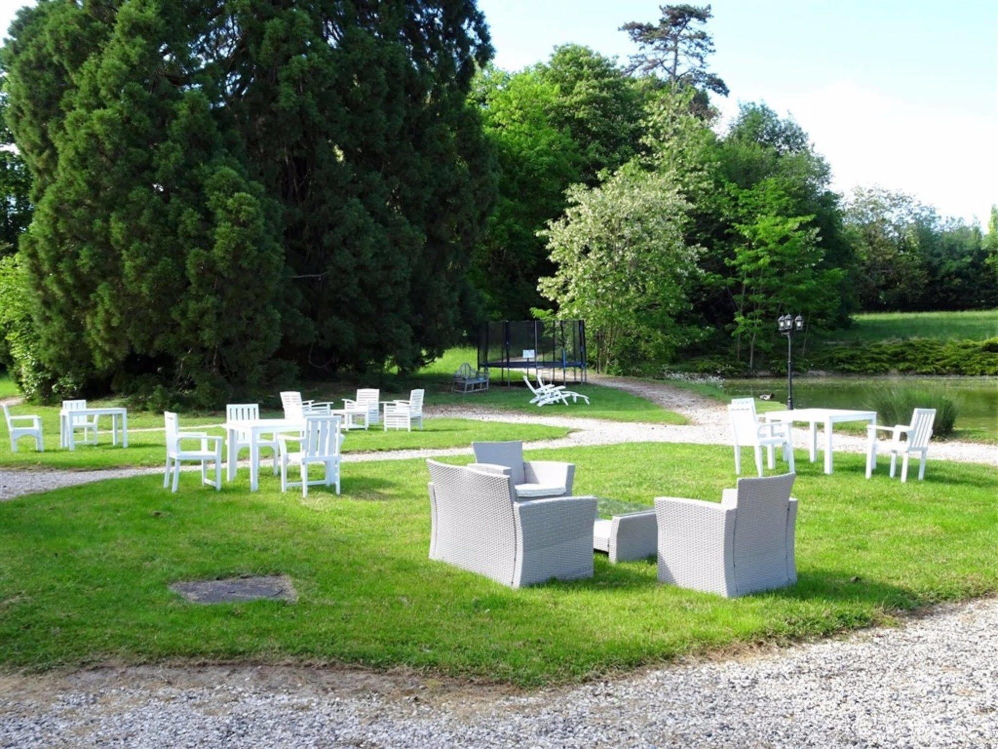 Château Les Vallées Tournon-Saint-Pierre Esterno foto