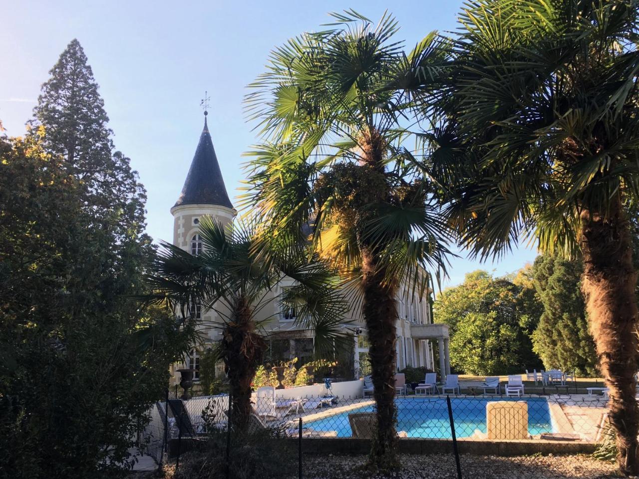Château Les Vallées Tournon-Saint-Pierre Esterno foto