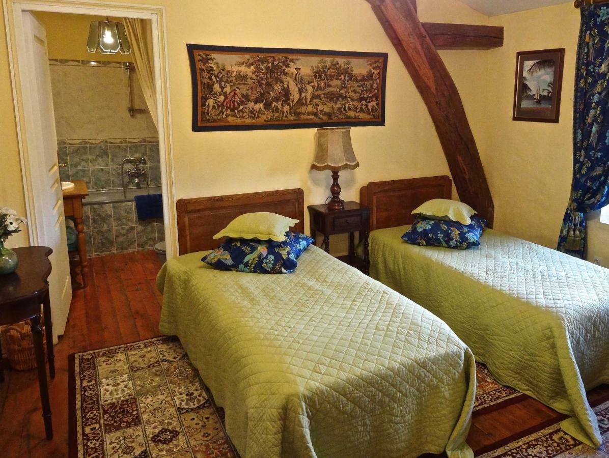Château Les Vallées Tournon-Saint-Pierre Esterno foto