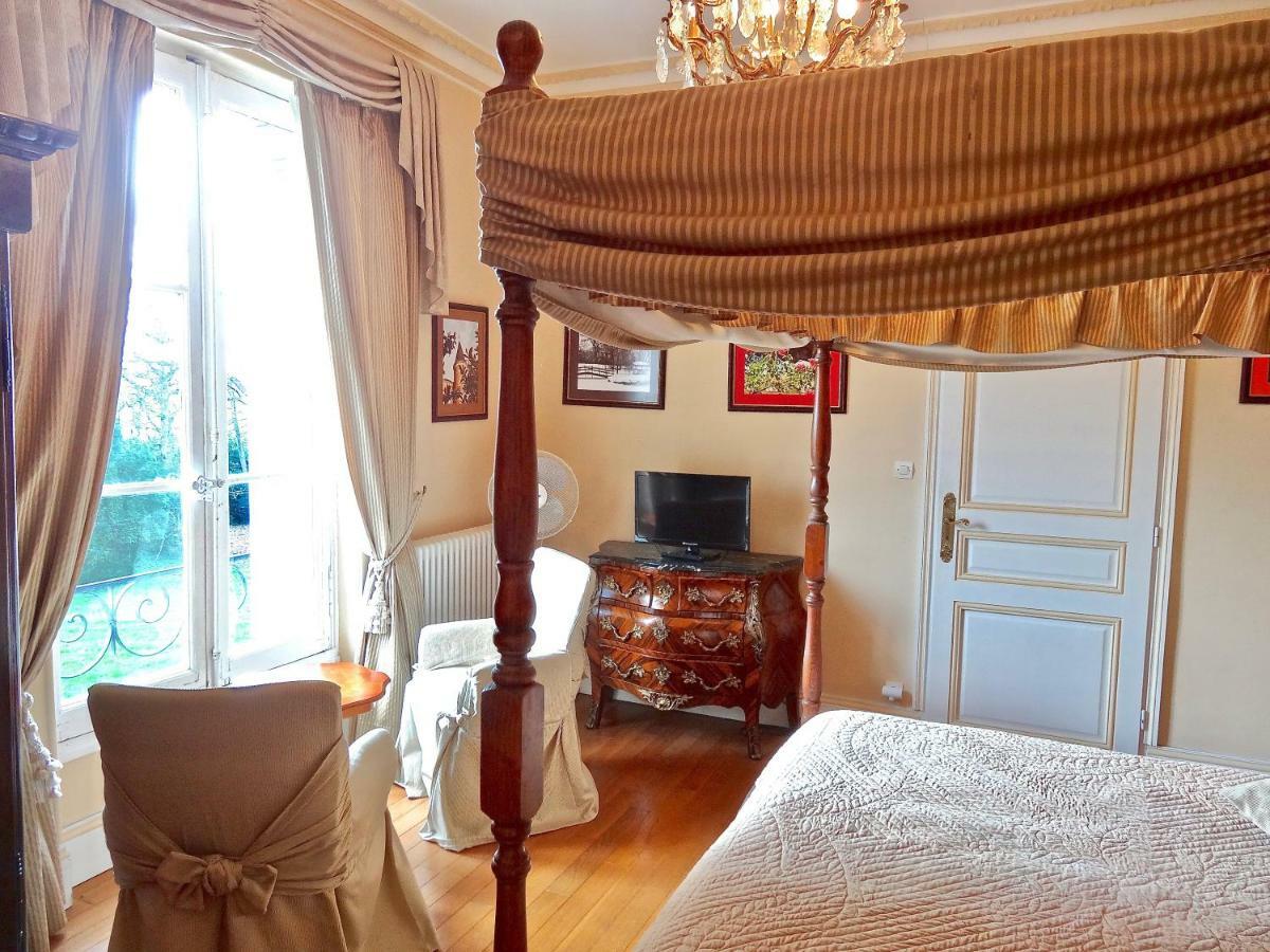 Château Les Vallées Tournon-Saint-Pierre Esterno foto